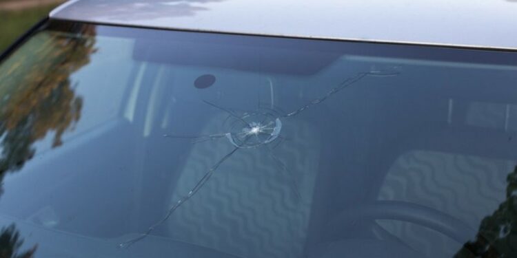 Effective Ways to Stop Windscreen Cracks from Spreading