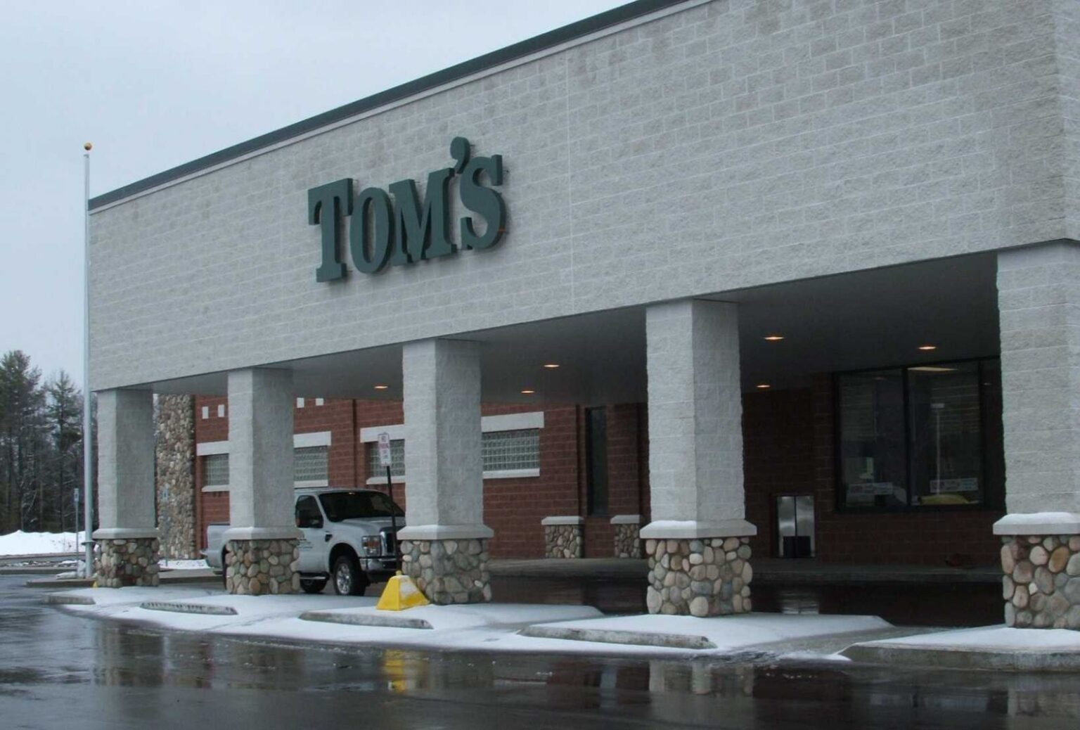 Toms Food Markets Are More Than Just a Supermarket