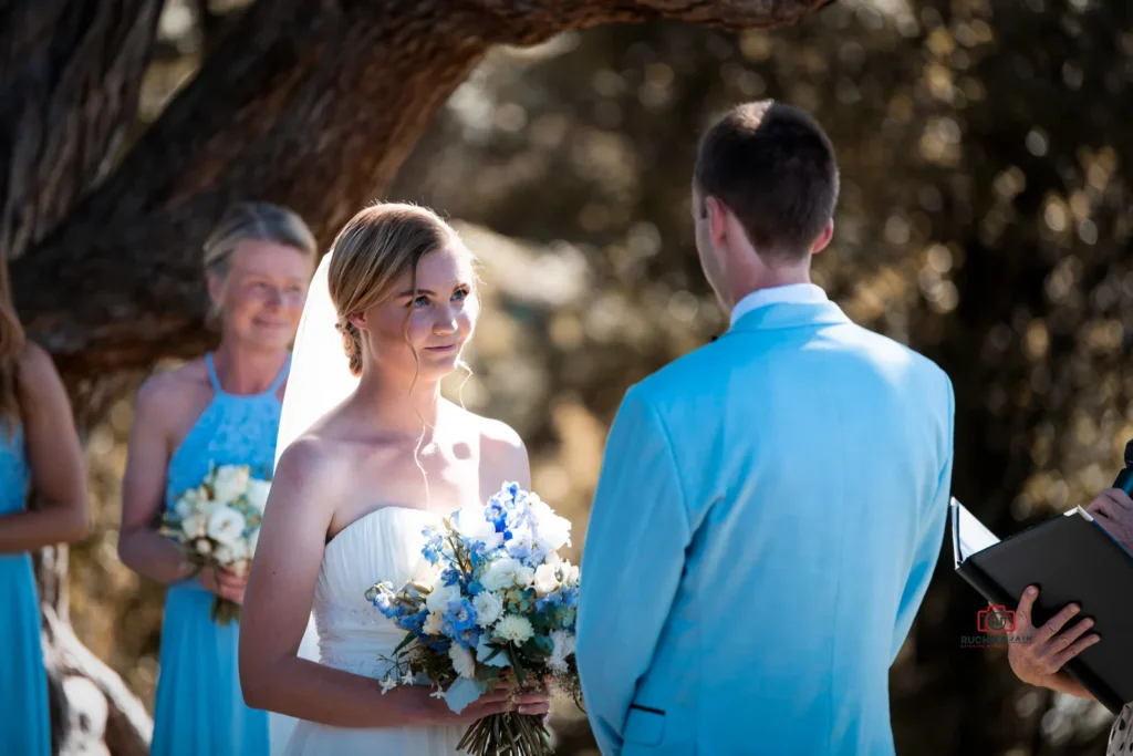 bride-and-groom-exchanging-vows-wellington