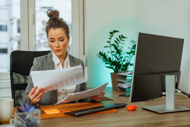 paralegal vs lawyer
