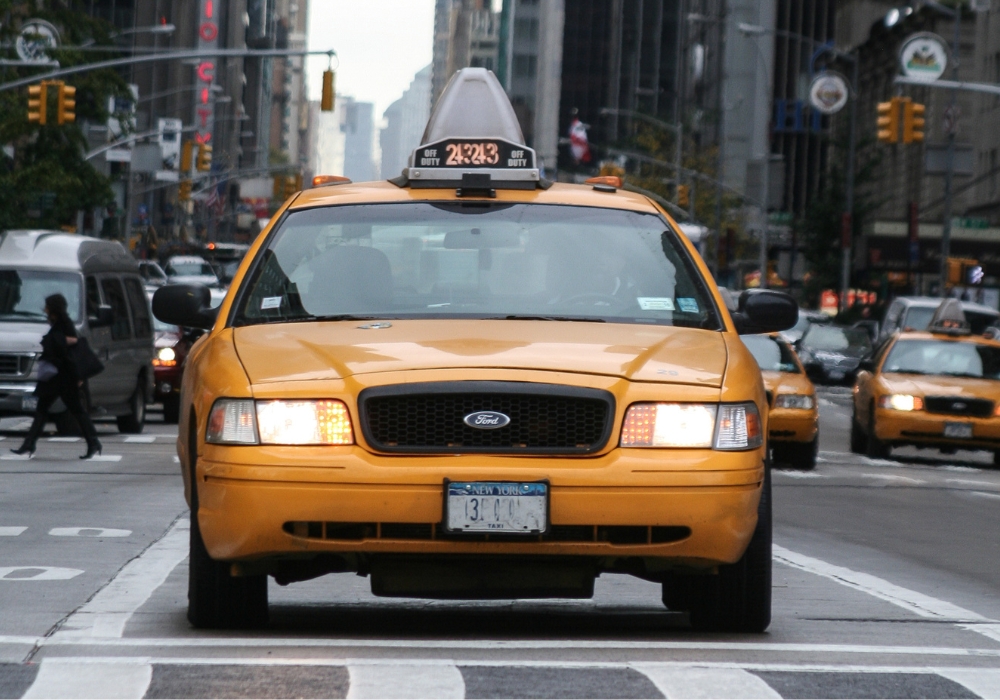 taxi to Luton Airport